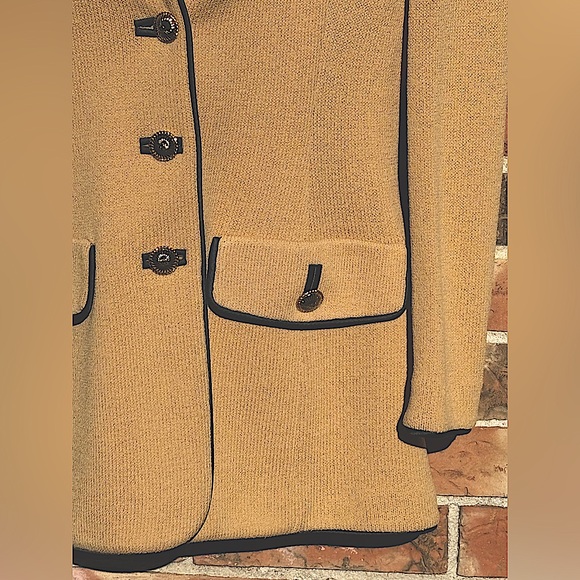 St.John Collection by Marie Gray,Tan Knit Jacket W/ Black Trim,Gold Buttons SZ 6 - Picture 5 of 12